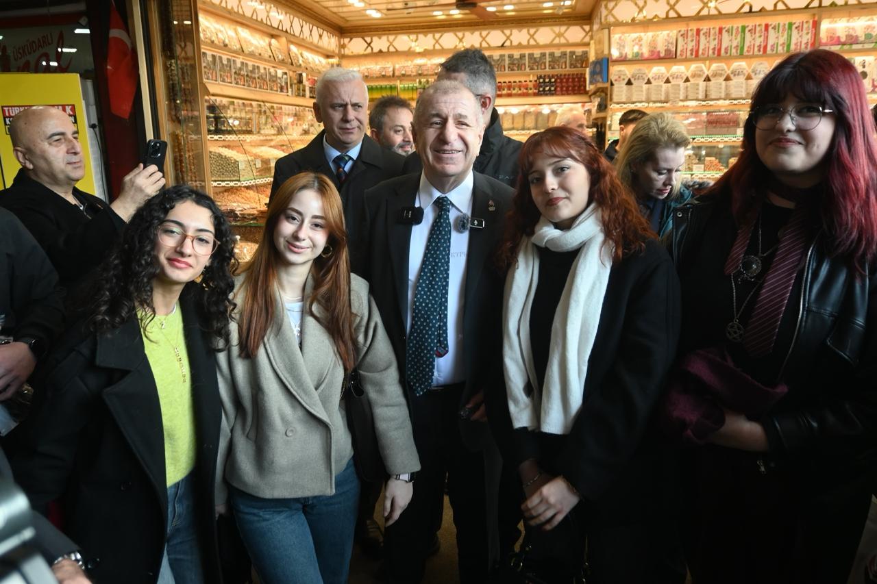 ÜMİT ÖZDAĞ İSTANBUL’DA 25 GÜN İLÇE İLÇE GEZDİ